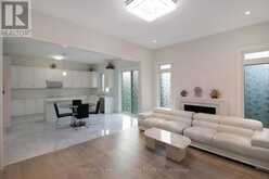 38 TIPP DRIVE | Richmond Hill Ontario | Slide Image Nineteen