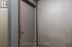 507A - 9088 YONGE STREET | Richmond Hill Ontario | Slide Image Eight