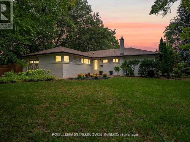 327 RIVER SIDE DRIVE Oakville Ontario, L6K 3N3 - 4 Bedrooms Home For Sale