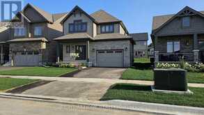 12 MITCHELL AVENUE | Collingwood Ontario | Slide Image Two