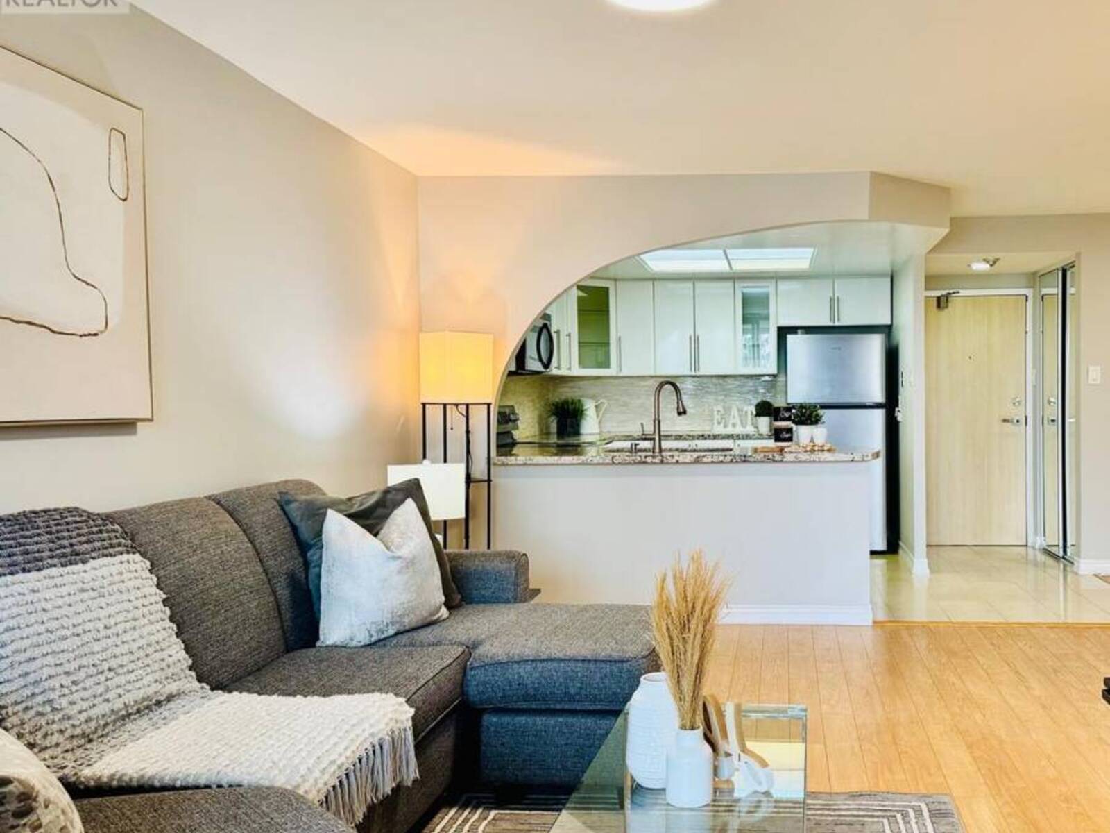402 - 7601 BATHURST STREET, Vaughan, Ontario L4J 4H5