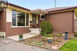 384 APPLEBY LINE | Burlington Ontario | Slide Image Four