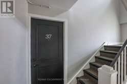 37 - 1347 LAKESHORE ROAD | Burlington Ontario | Slide Image Seven