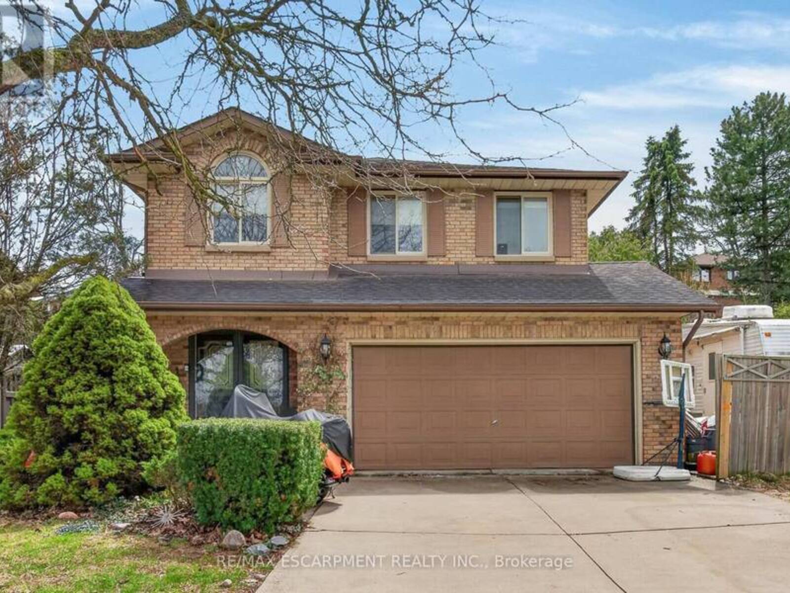 249 LLOYMINN AVENUE, Ancaster, Ontario L9G 4C4