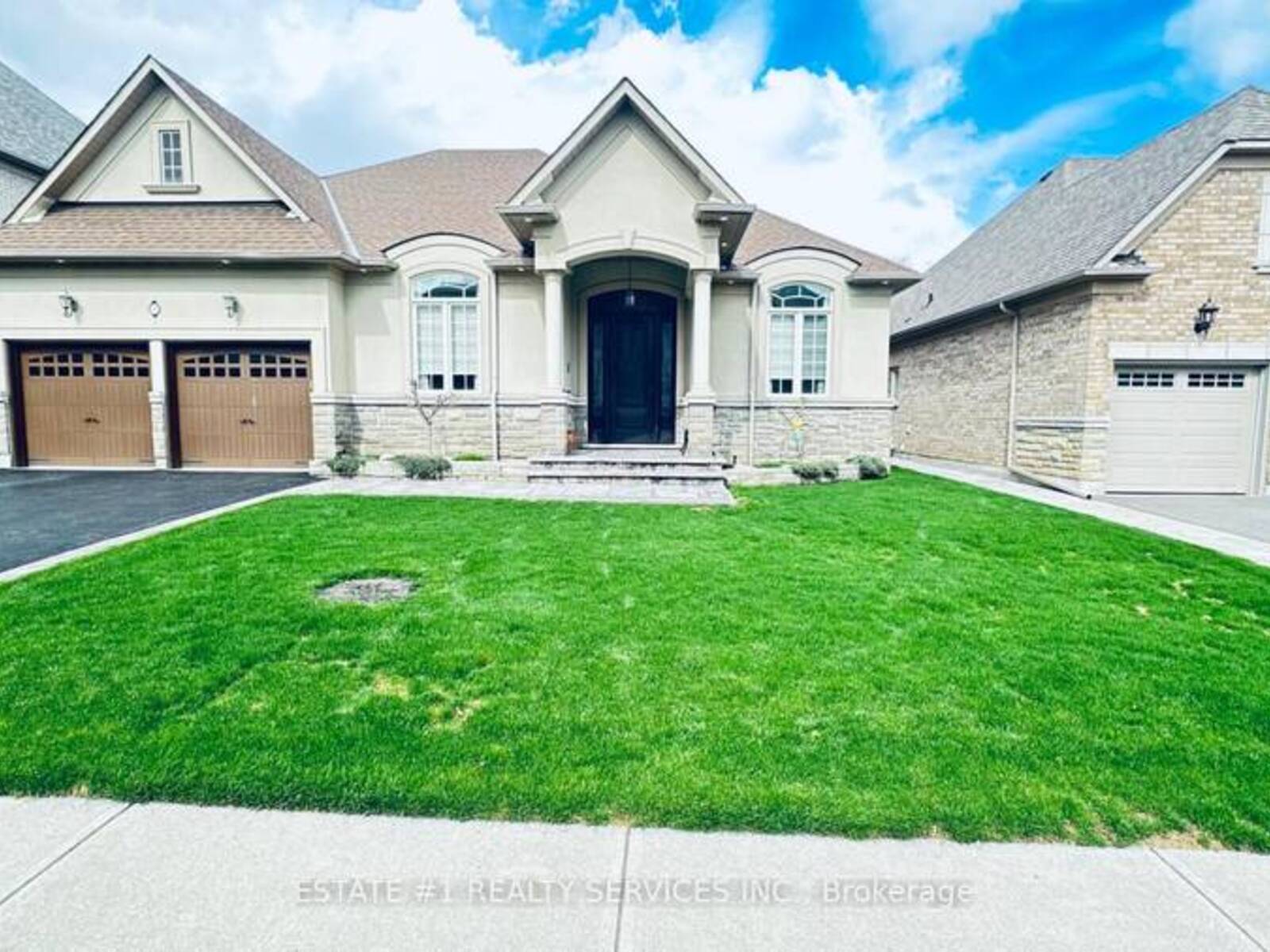 48 BEACON HILL DRIVE, Brampton, Ontario L6X 0V7