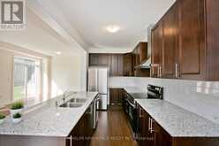 1864 IRISH MOSS SQUARE | Pickering Ontario | Slide Image Eight