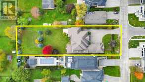 33 MAPLE GROVE AVENUE | Richmond Hill Ontario | Slide Image Four