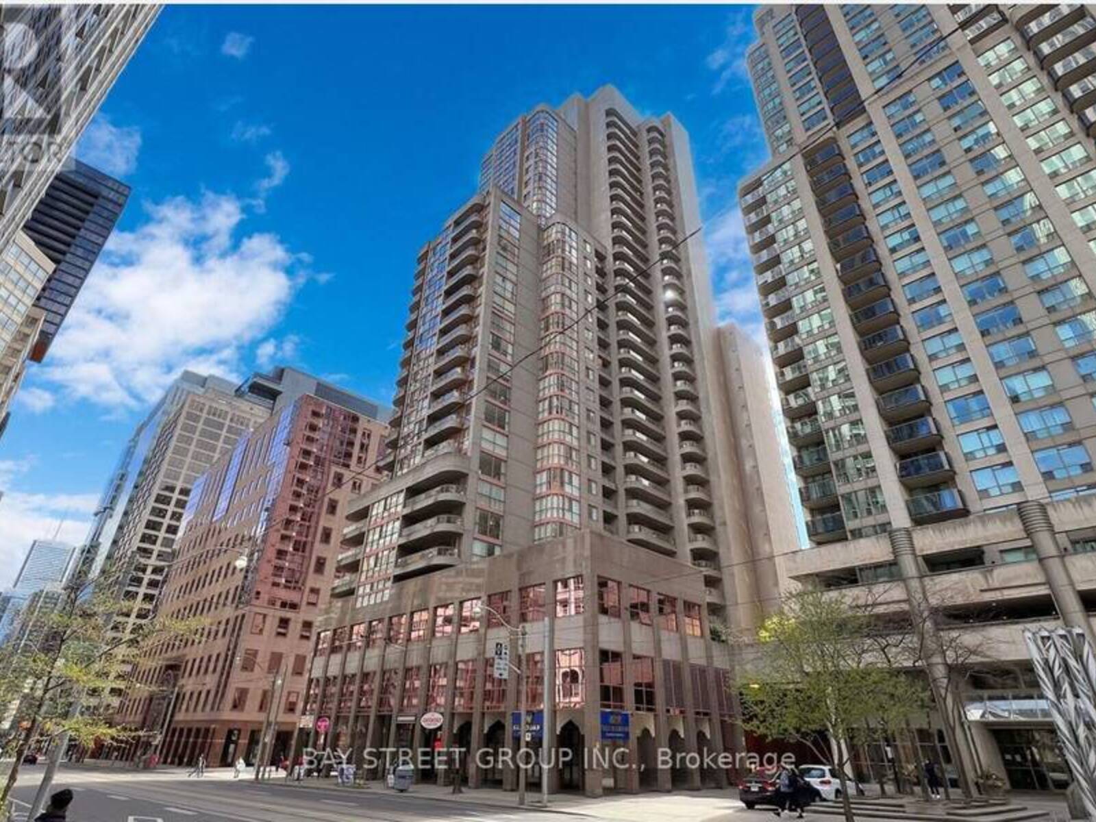 1910 - 736 BAY STREET, Toronto, Ontario M5G 2M4