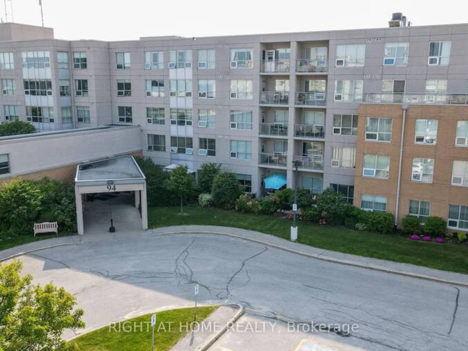 505 - 94 DEAN AVENUE, Barrie, Ontario L4N 0M3