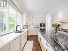 302 PINEHURST DRIVE W | Oakville Ontario | Slide Image Eleven