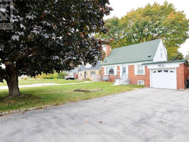 825 NORTH SERVICE ROAD Mississauga Ontario, L4Y 1A2 - 4 Bedrooms Home For Sale