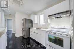 35 MONTCALM AVENUE | Toronto Ontario | Slide Image Ten