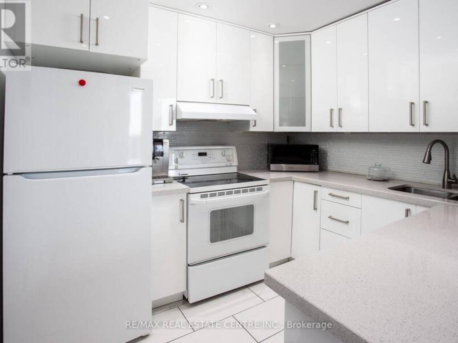 PH06(1206) - 25 AGNES STREET, Mississauga, Ontario L5B 3X7