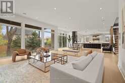 81 UPPER CANADA DRIVE | Toronto Ontario | Slide Image Nineteen