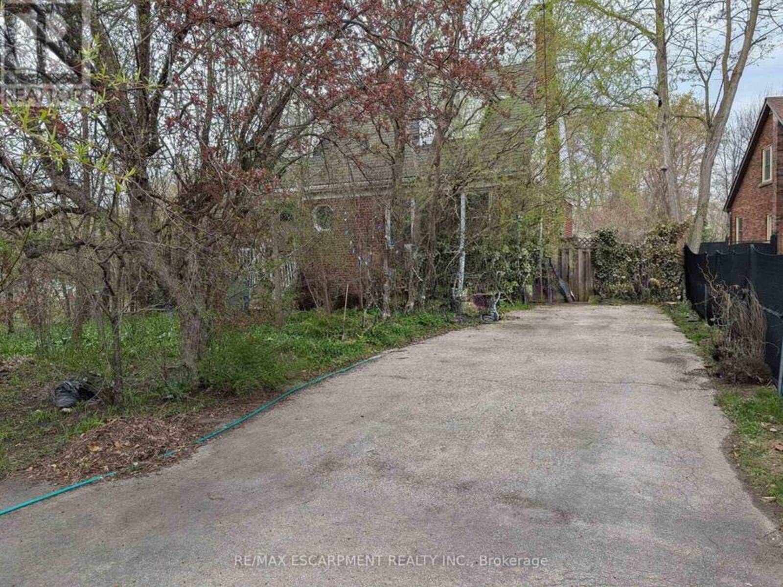 115 KING STREET E, Hamilton, Ontario L8G 1L2