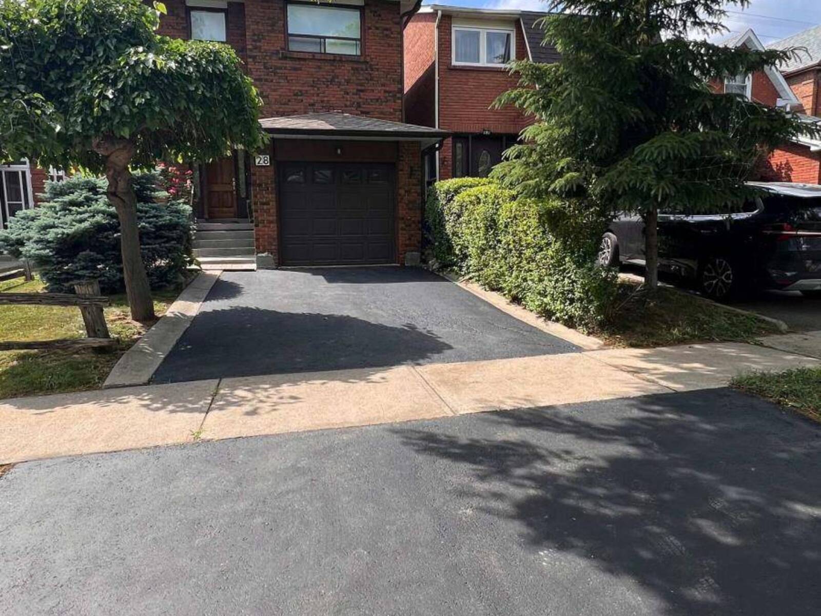 28 OAKMOUNT CRESCENT, Vaughan, Ontario L4K 2C3