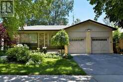 15 FOURSOME CRESCENT | Toronto Ontario | Slide Image One