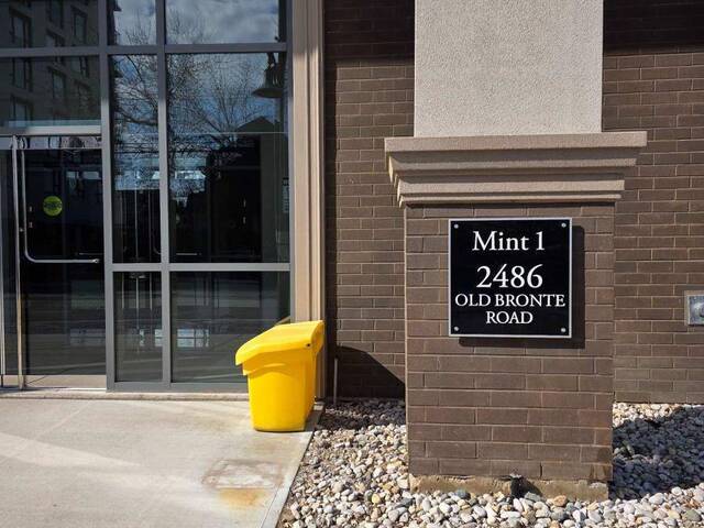 202 - 2486 OLD BRONTE ROAD NE Oakville Ontario, L6M 4J2 - 1 Bedroom Condo For Sale