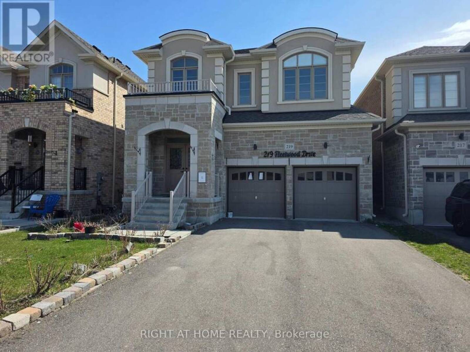 219 FLEETWOOD DRIVE, Oshawa, Ontario L1K 3E7
