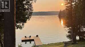 1990 WHITE LAKE ROAD | North Kawartha Ontario | Slide Image Four