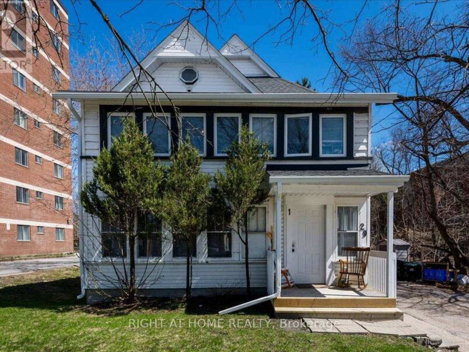 29 PEEL STREET, Barrie, Ontario L4M 3K9