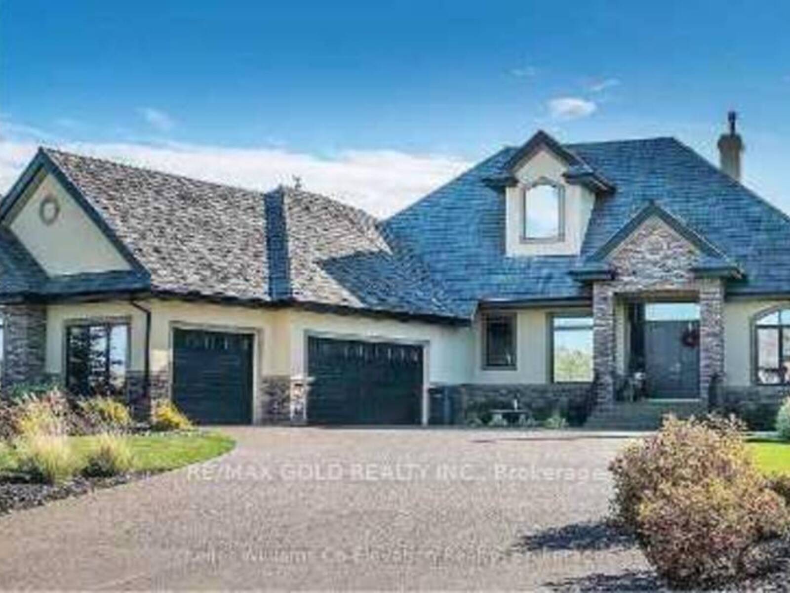 5 MOUNTAIN BASIN DRIVE, McDougall, Ontario P2A 2W9