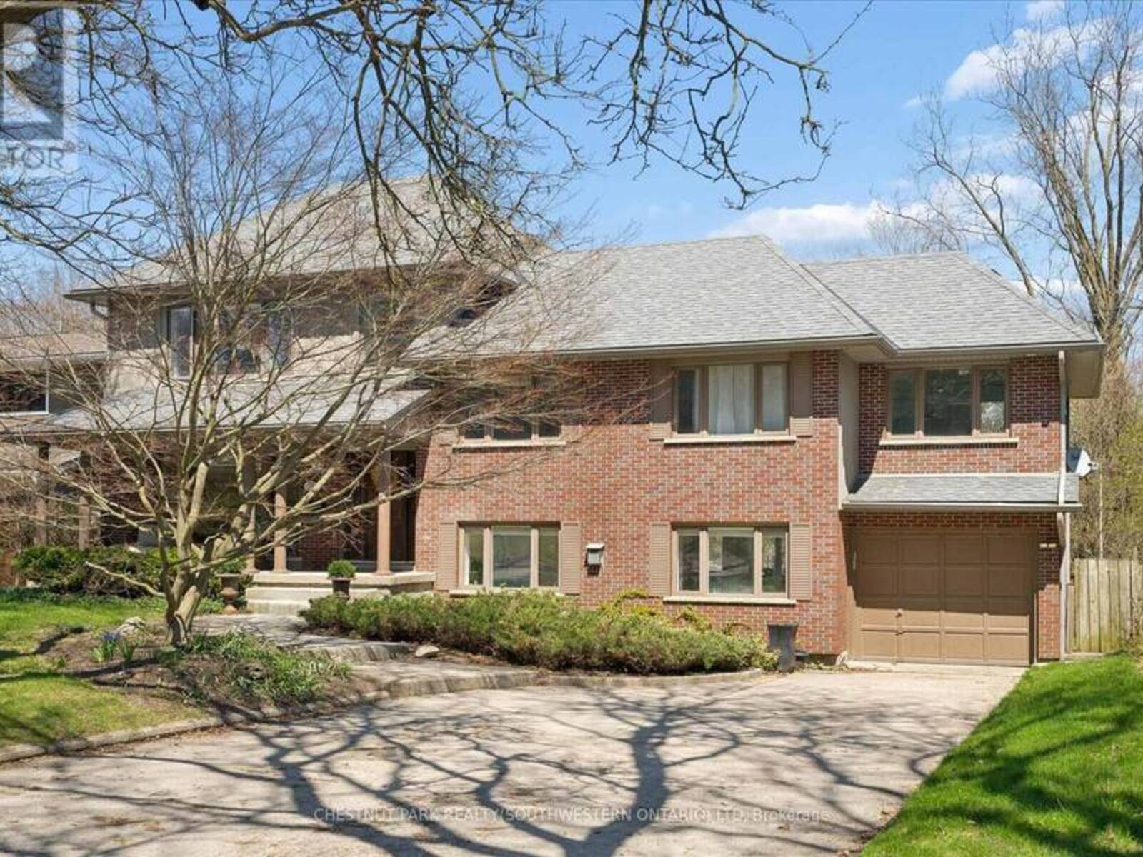 75 LYON AVENUE, Guelph, Ontario N1H 5C7