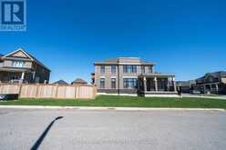 1 AINSLIE HILL CRESCENT | Georgina Ontario | Slide Image Five