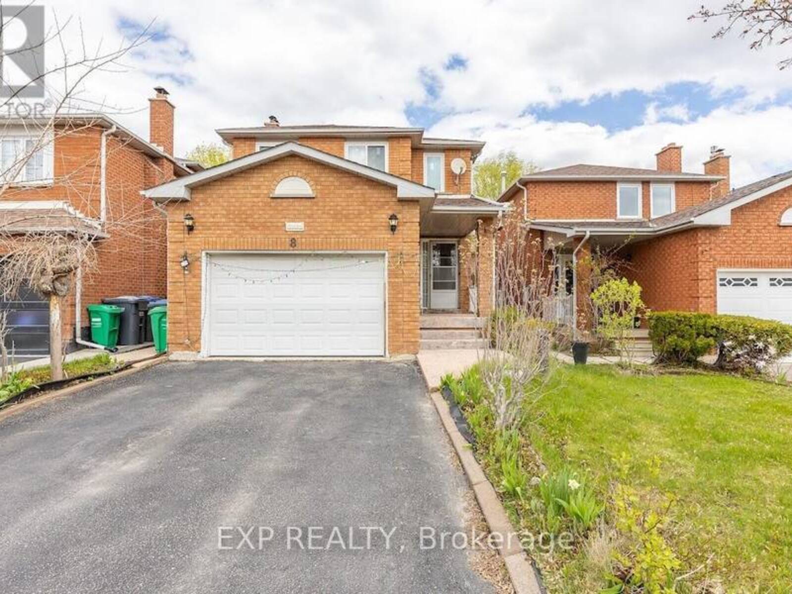 8 FAYWOOD DRIVE, Brampton, Ontario L6Y 4K3