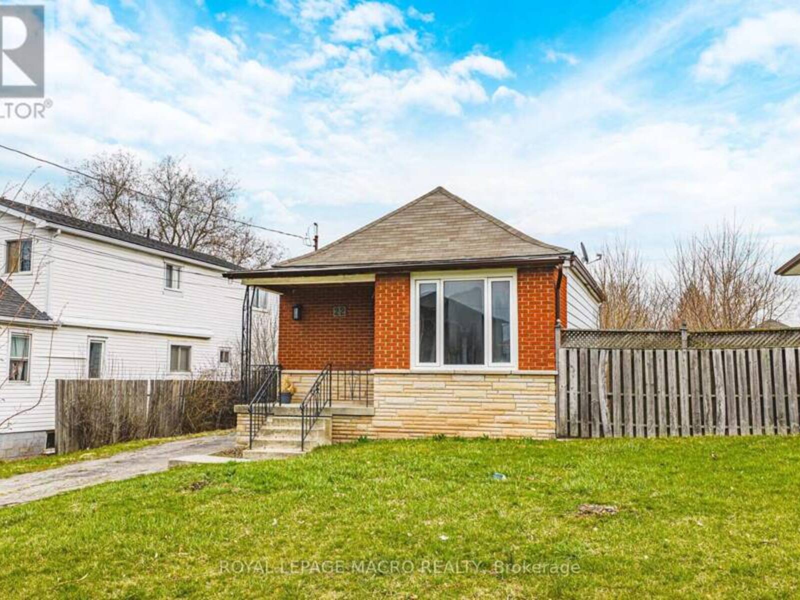22 WORSLEY ROAD, Hamilton, Ontario L8E 2E7