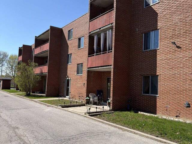 204 - 187 LISGAR AVE AVENUE Tillsonburg Ontario, N4G 3L5 - 1 Bedroom Condo For Sale