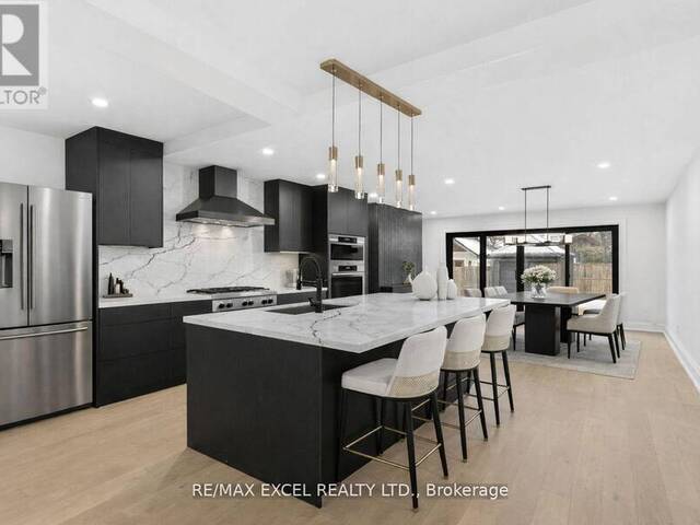 34 RAYMOND AVENUE Toronto Ontario, M6S 2B3 - 5 Bedrooms Home For Sale