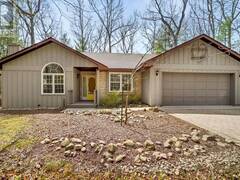 10325 GRAND OAKS DRIVE Grand Bend Ontario, N0M 1T0