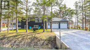 2082 CENTRE AVENUE | Orillia Ontario | Slide Image Two
