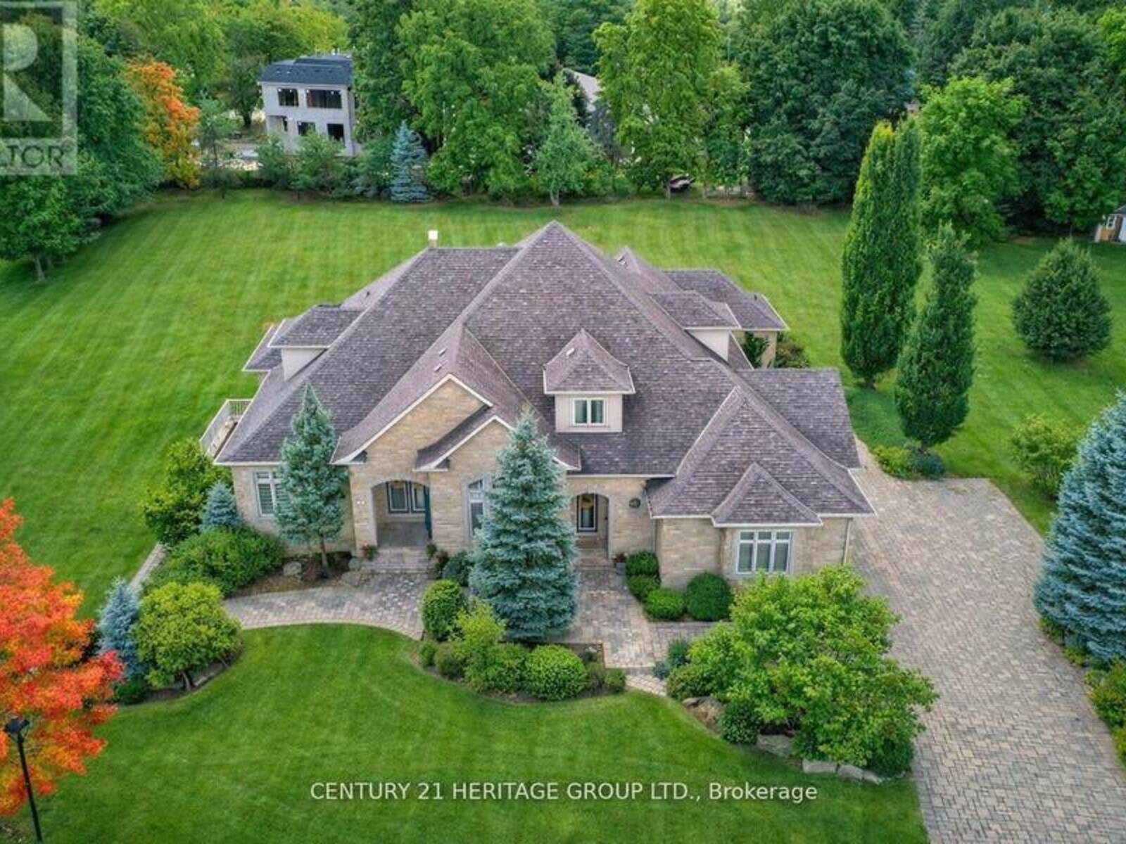 12 PRINCE ADAM COURT, King, Ontario L7B 1M1