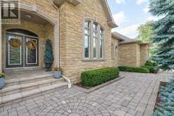 12 PRINCE ADAM COURT | King Ontario | Slide Image Nine