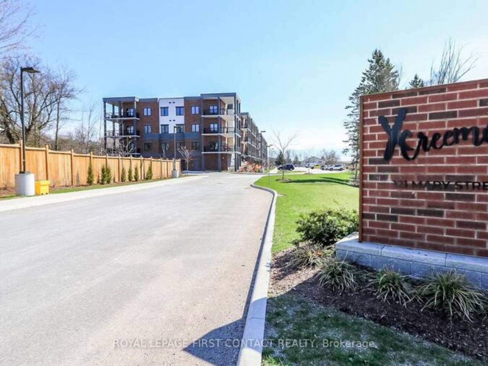 210 - 121 MARY STREET, Creemore, Ontario L0M 1G0