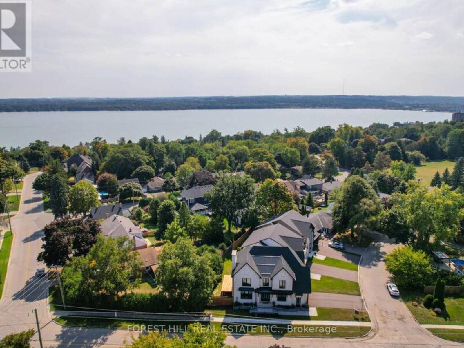271 CODRINGTON STREET, Barrie, Ontario L4M 1S7