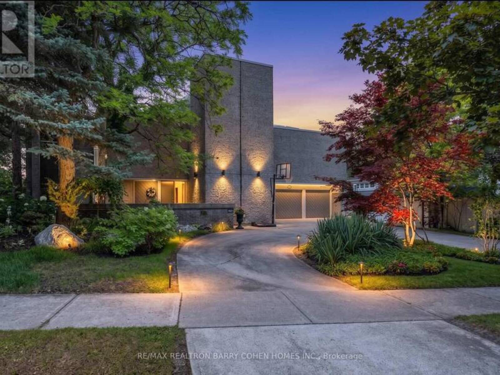 10 PENWOOD CRESCENT, Toronto, Ontario M3B 2B9