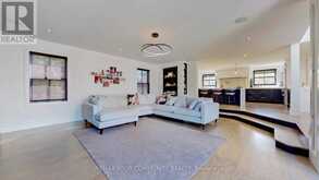 557 AINTREE DRIVE | Whitchurch-Stouffville Ontario | Slide Image Seventeen