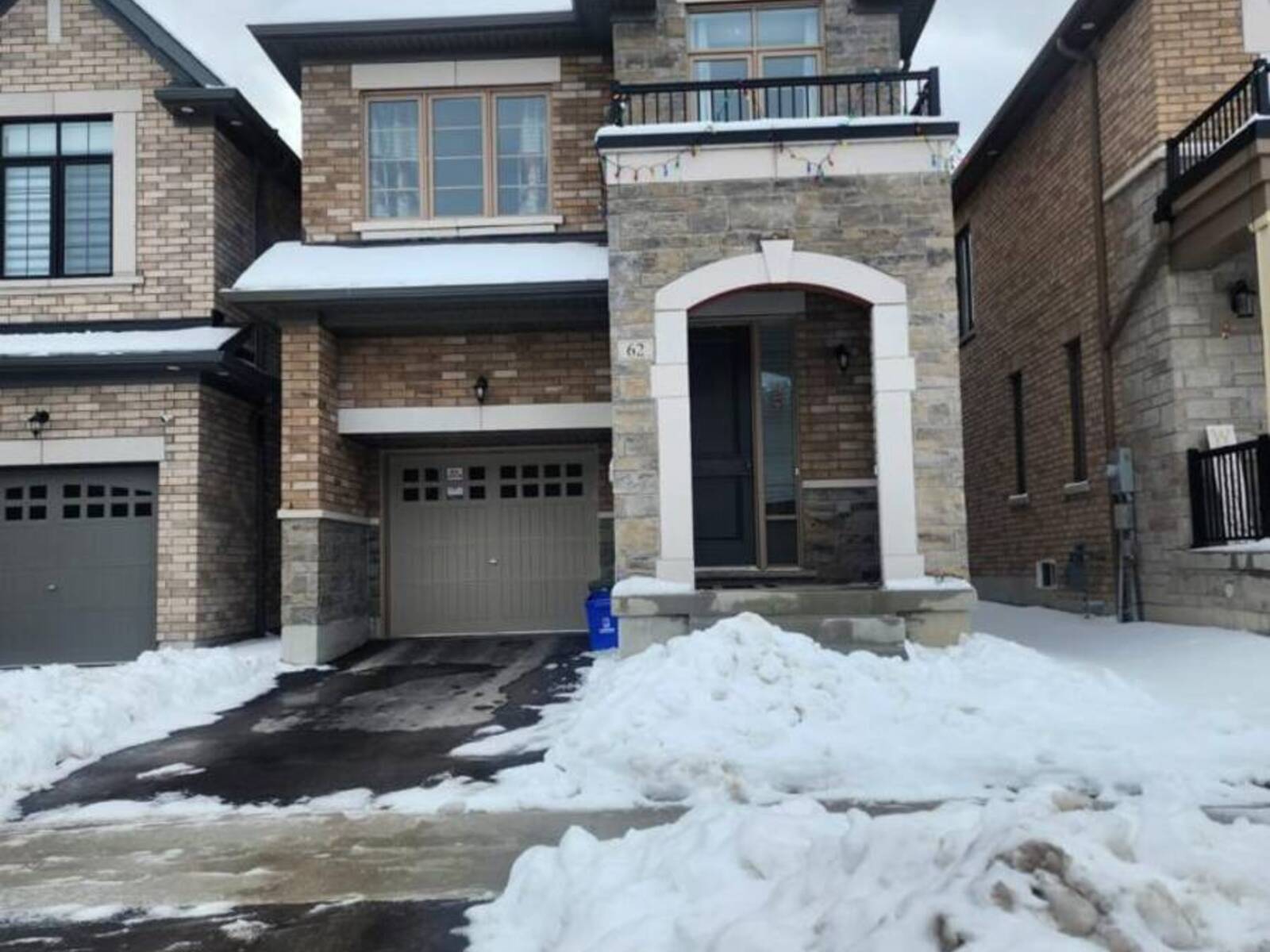 62 SWORDFISH DRIVE, Whitby, Ontario L1P 1Y5