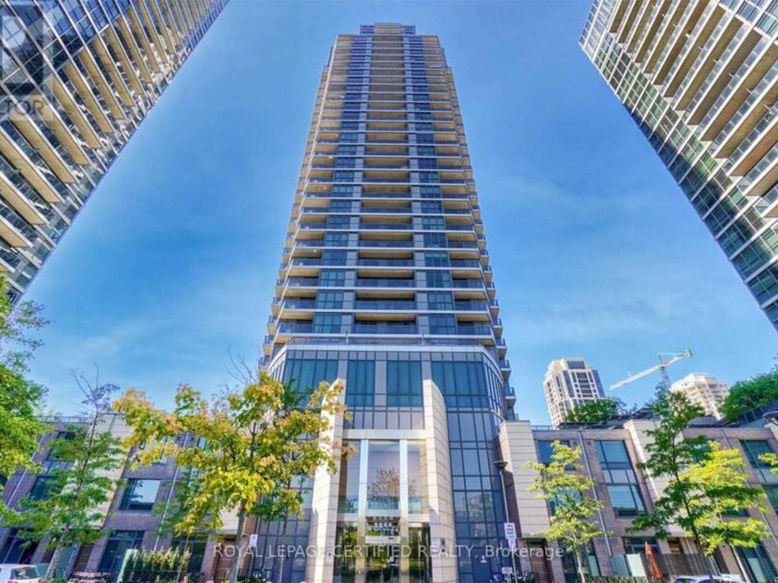 809 - 5 VALHALLA INN ROAD, Toronto, Ontario M9B 0B1