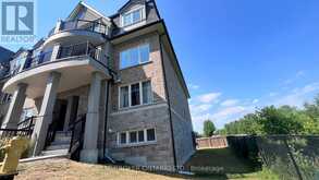 29 - 13 EATON PARK LANE | Toronto Ontario | Slide Image Three