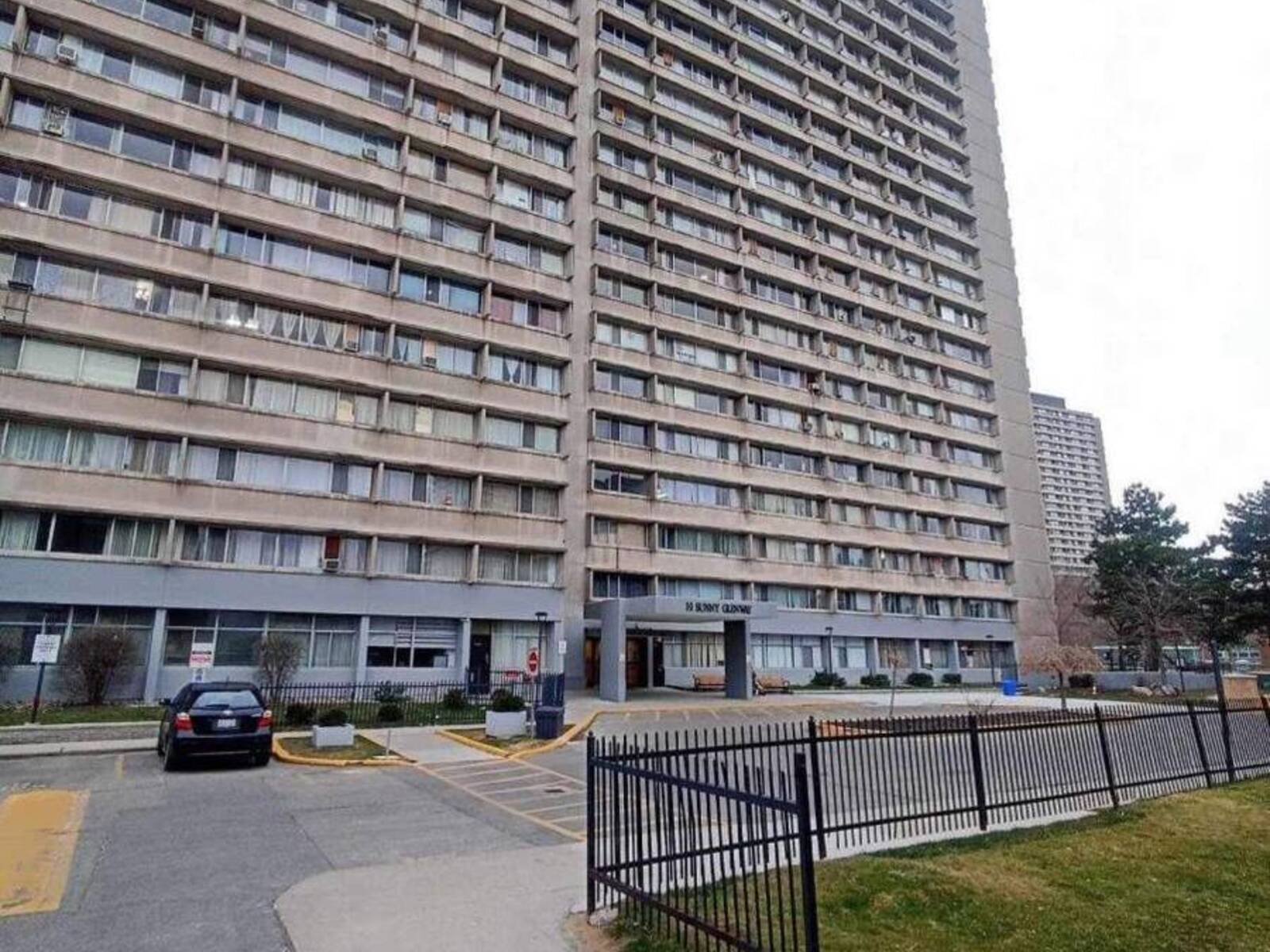 1406 - 10 SUNNY GLENWAY, Toronto, Ontario M3C 2Z3