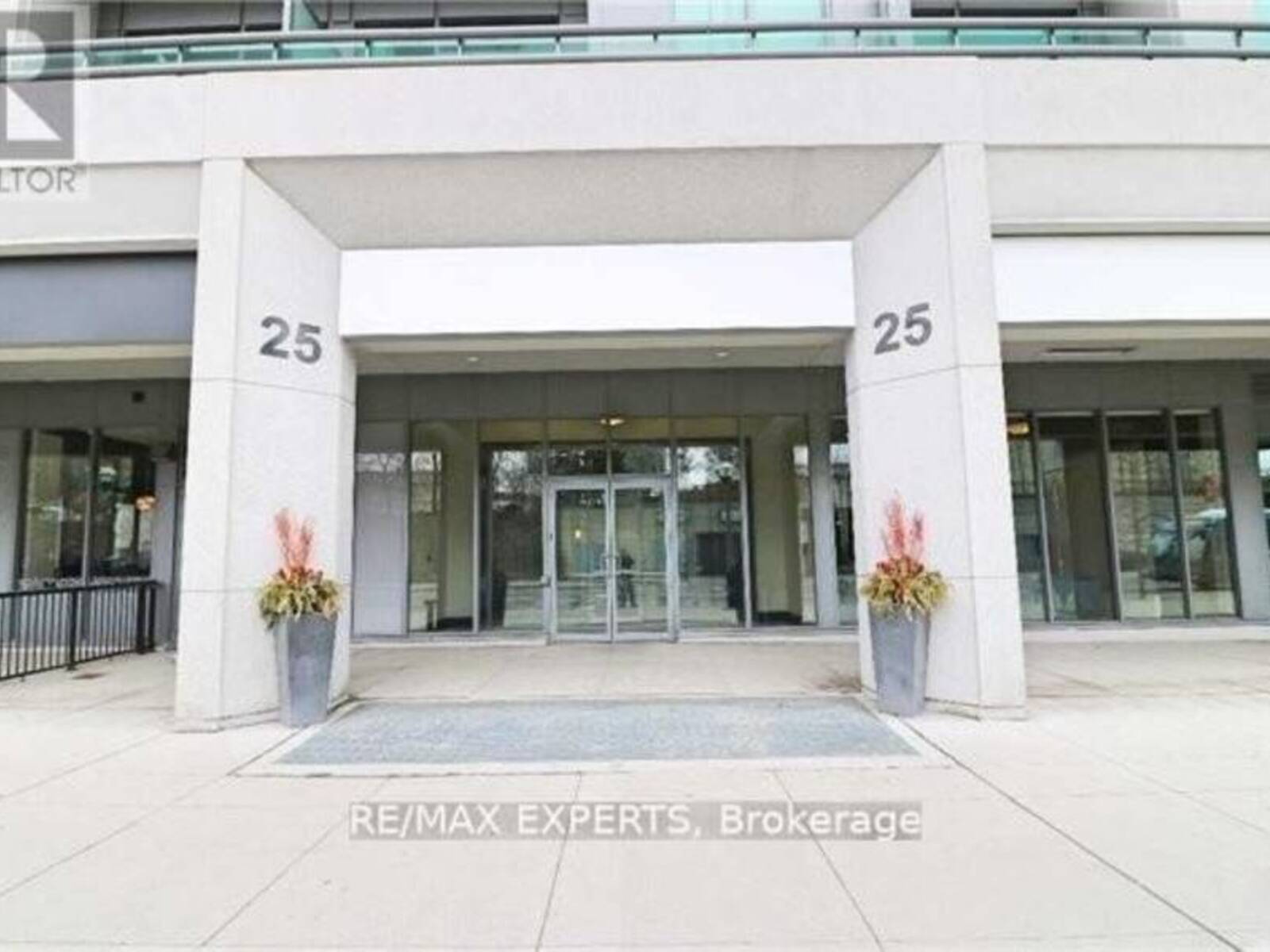 728 - 25 LOWER SIMCOE STREET, Toronto, Ontario M5J 3A1