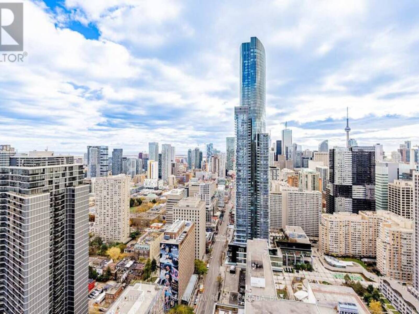 4511 - 7 GRENVILLE STREET, Toronto, Ontario M4Y 0E9
