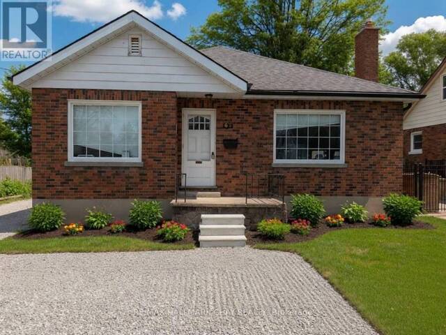 68 DRURY LANE Barrie Ontario, L4M 3C8 - 4 Bedrooms Home For Sale