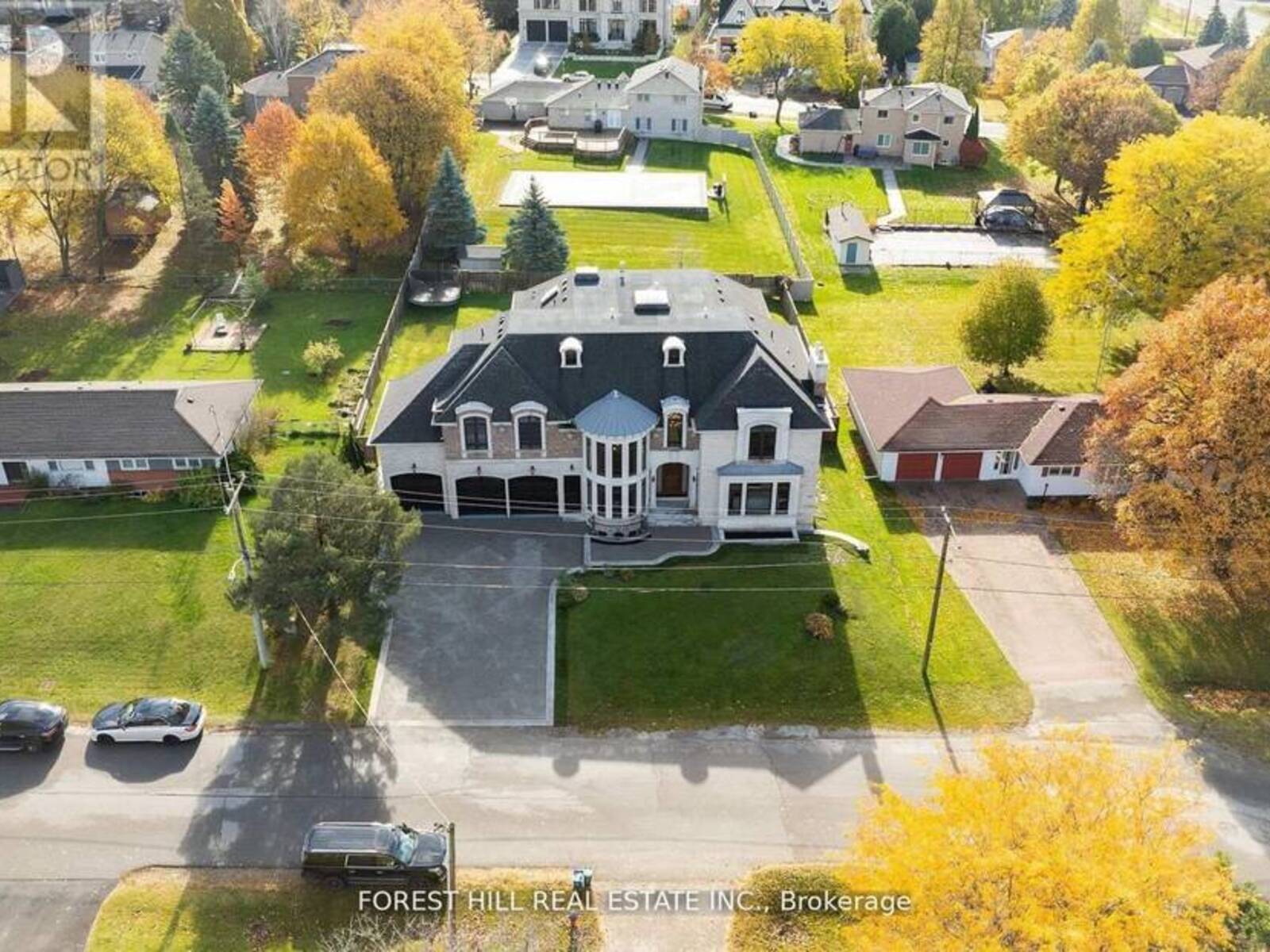 39 PATRICIA DRIVE E, King, Ontario L7B 1H5