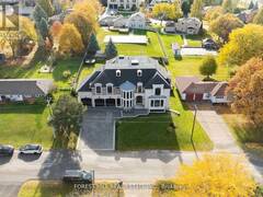 39 PATRICIA DRIVE E King Ontario, L7B 1H5