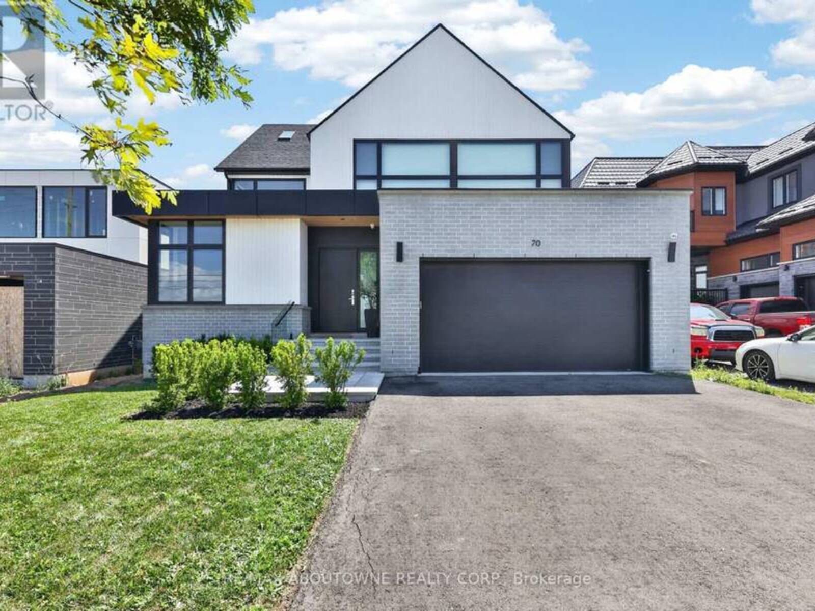 70 UPPER MOUNT ALBION ROAD, Hamilton, Ontario L8J 2S1
